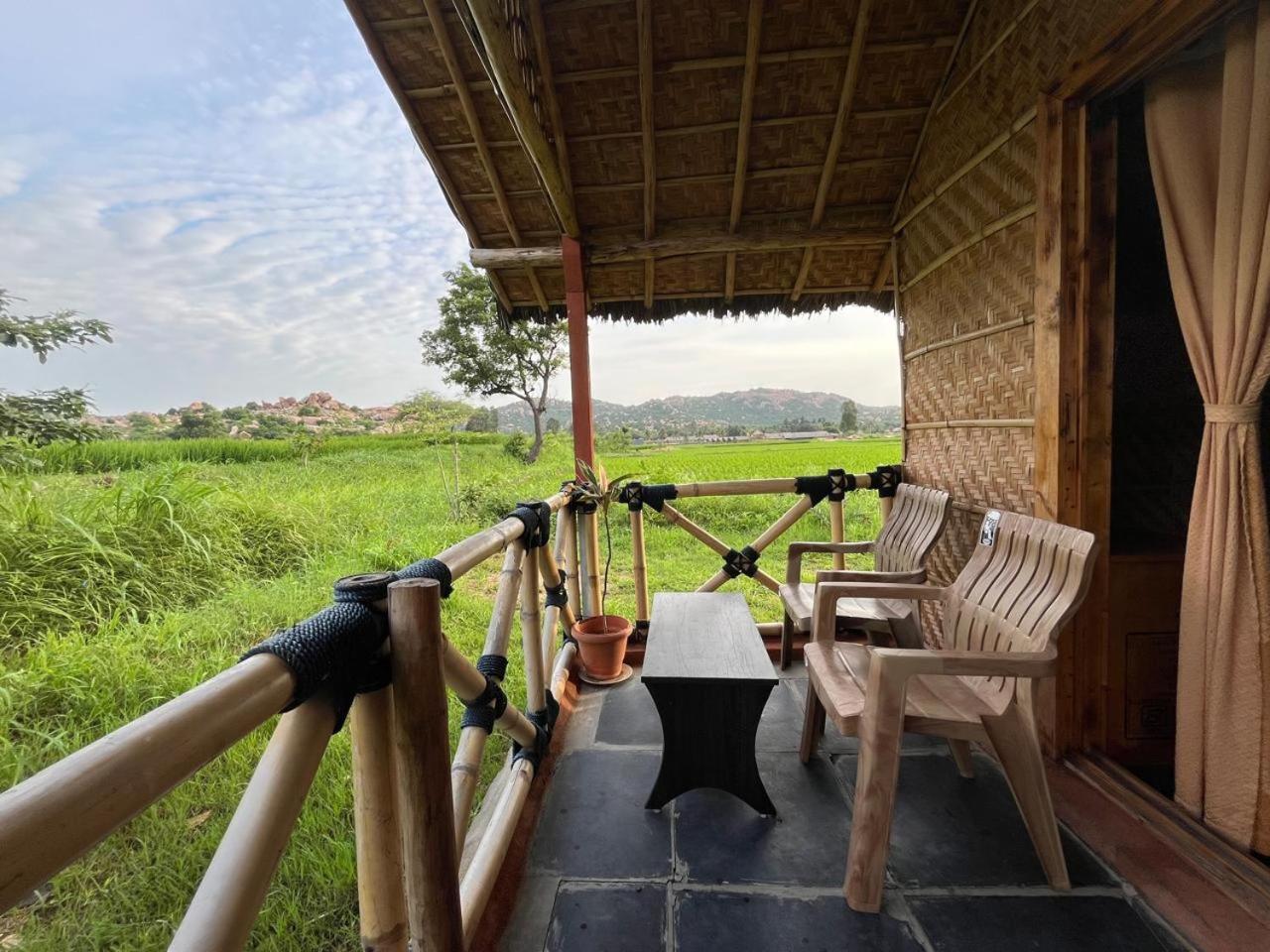 Готель Hampi Rasta Cafe Екстер'єр фото