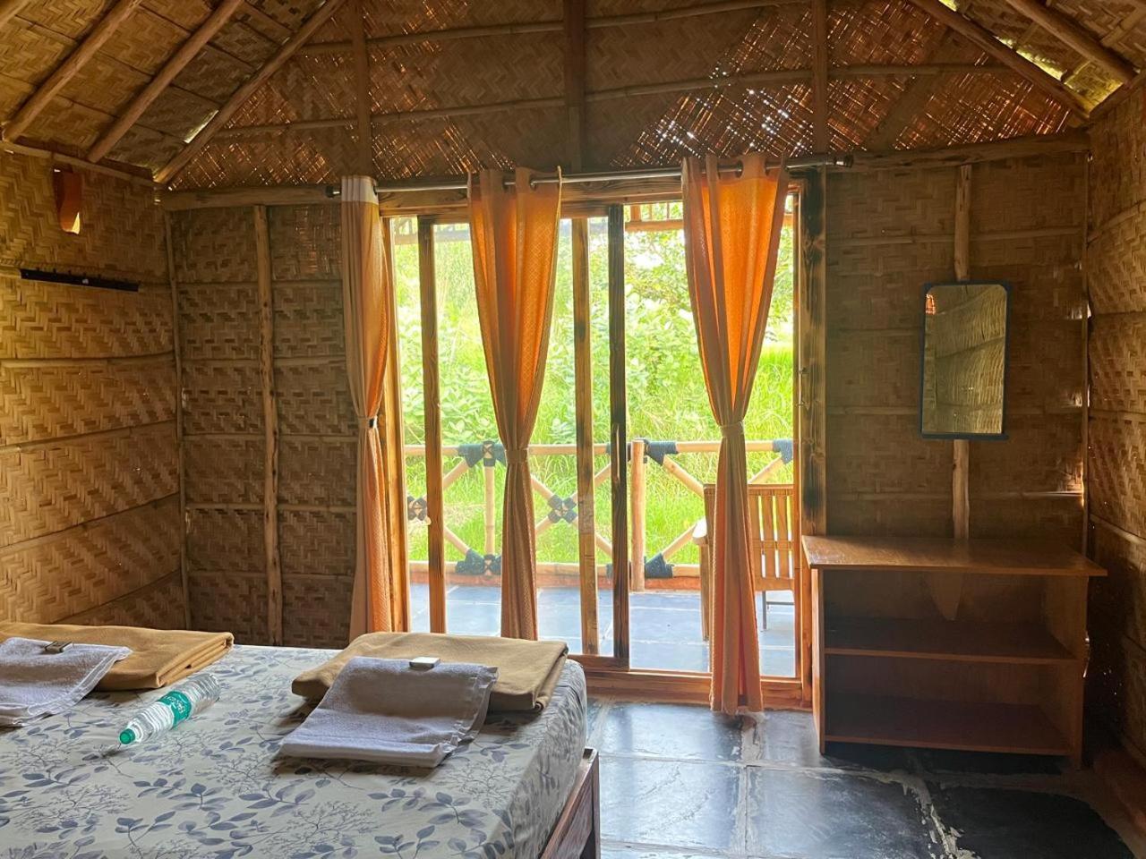 Готель Hampi Rasta Cafe Екстер'єр фото
