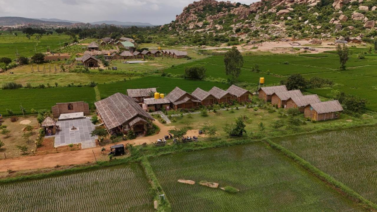 Готель Hampi Rasta Cafe Екстер'єр фото